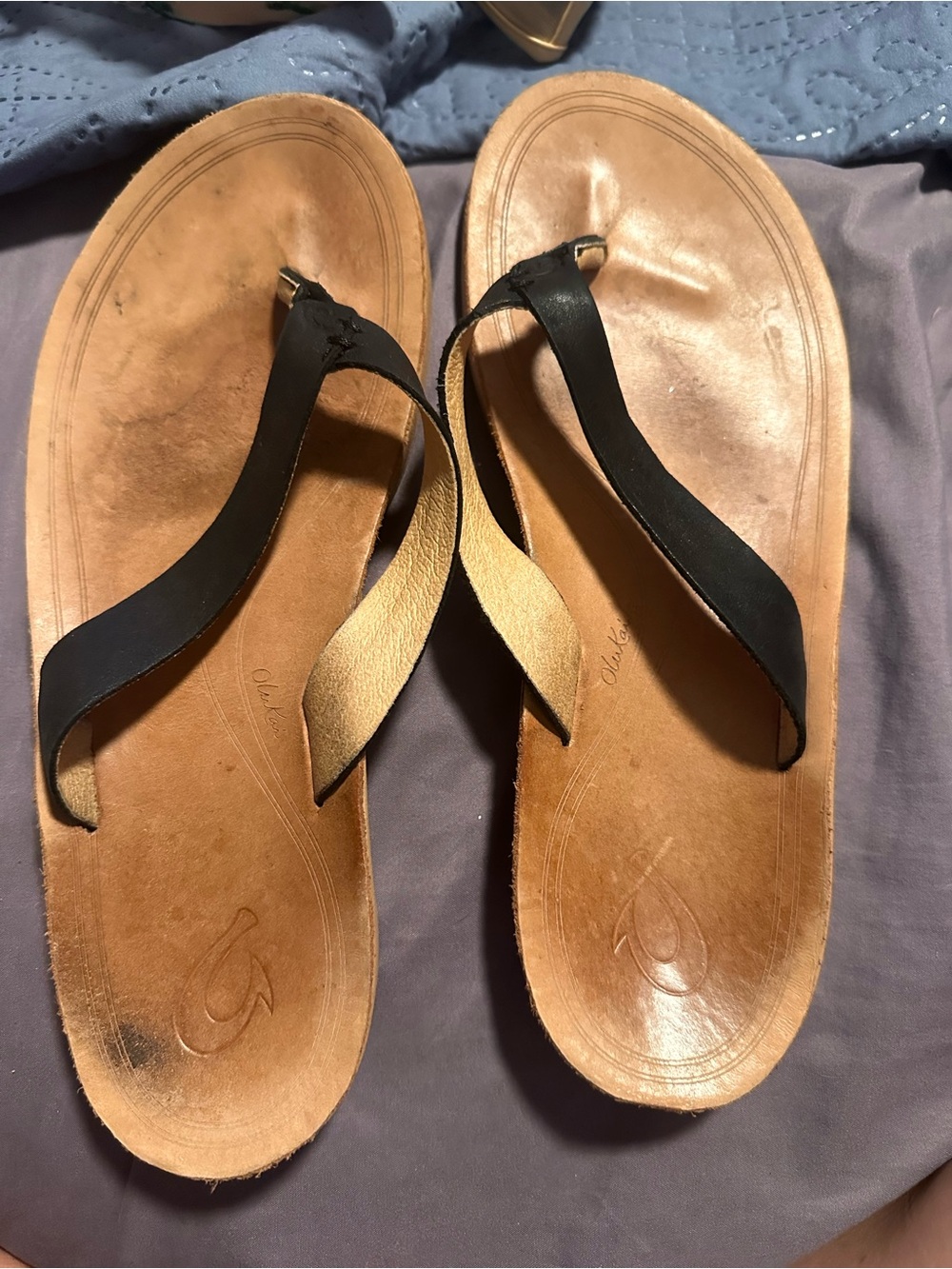 OluKai flip flops size 8